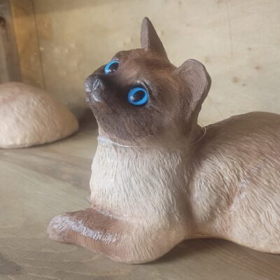 Resin Composite Cats. We Also Offer Select Dog Models.