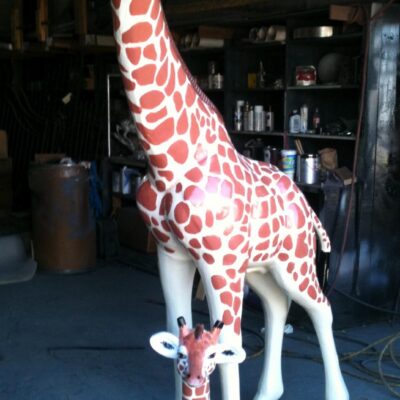 This Mama & Baby Giraffe Set Is Breathtaking At A Whopping 7 Feet Tall For The Mama And 2.5 Feet For The Laying Down Baby.